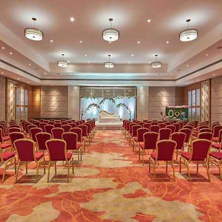Royal Orchid Central Grazia, Navi Mumbai Exteriör bild
