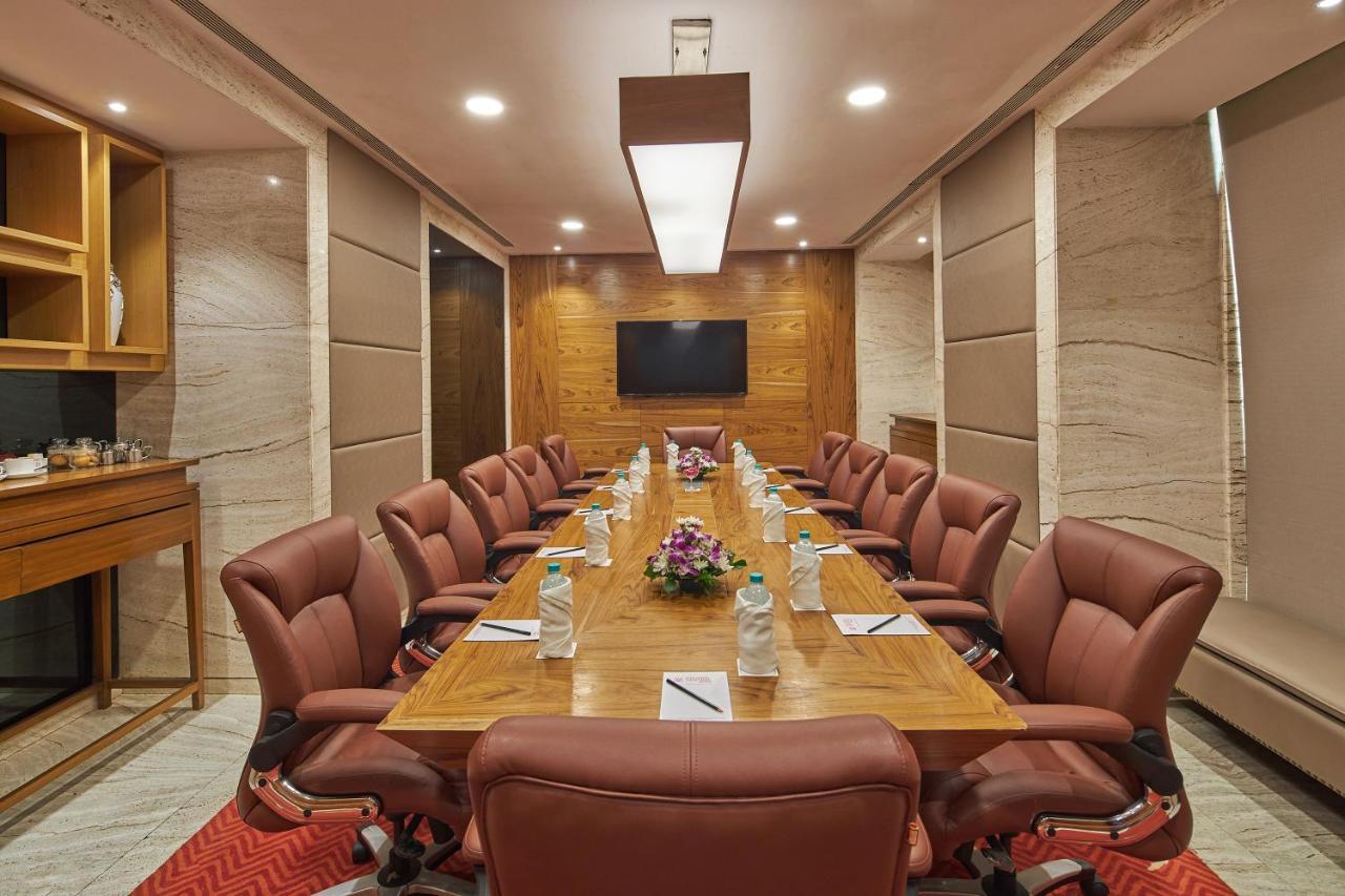 Royal Orchid Central Grazia, Navi Mumbai Exteriör bild