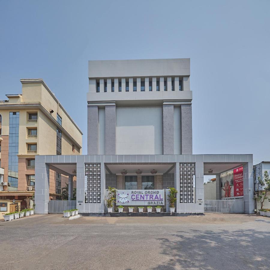 Royal Orchid Central Grazia, Navi Mumbai Exteriör bild