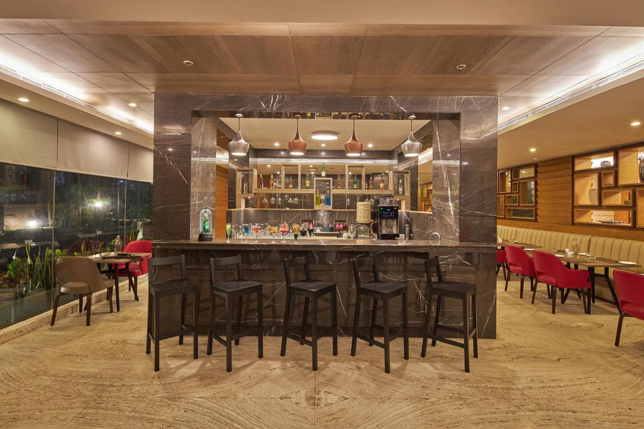 Royal Orchid Central Grazia, Navi Mumbai Exteriör bild