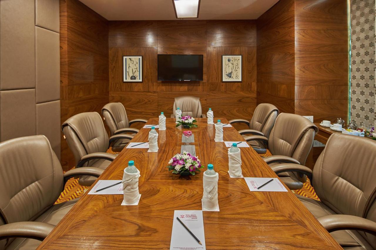Royal Orchid Central Grazia, Navi Mumbai Exteriör bild