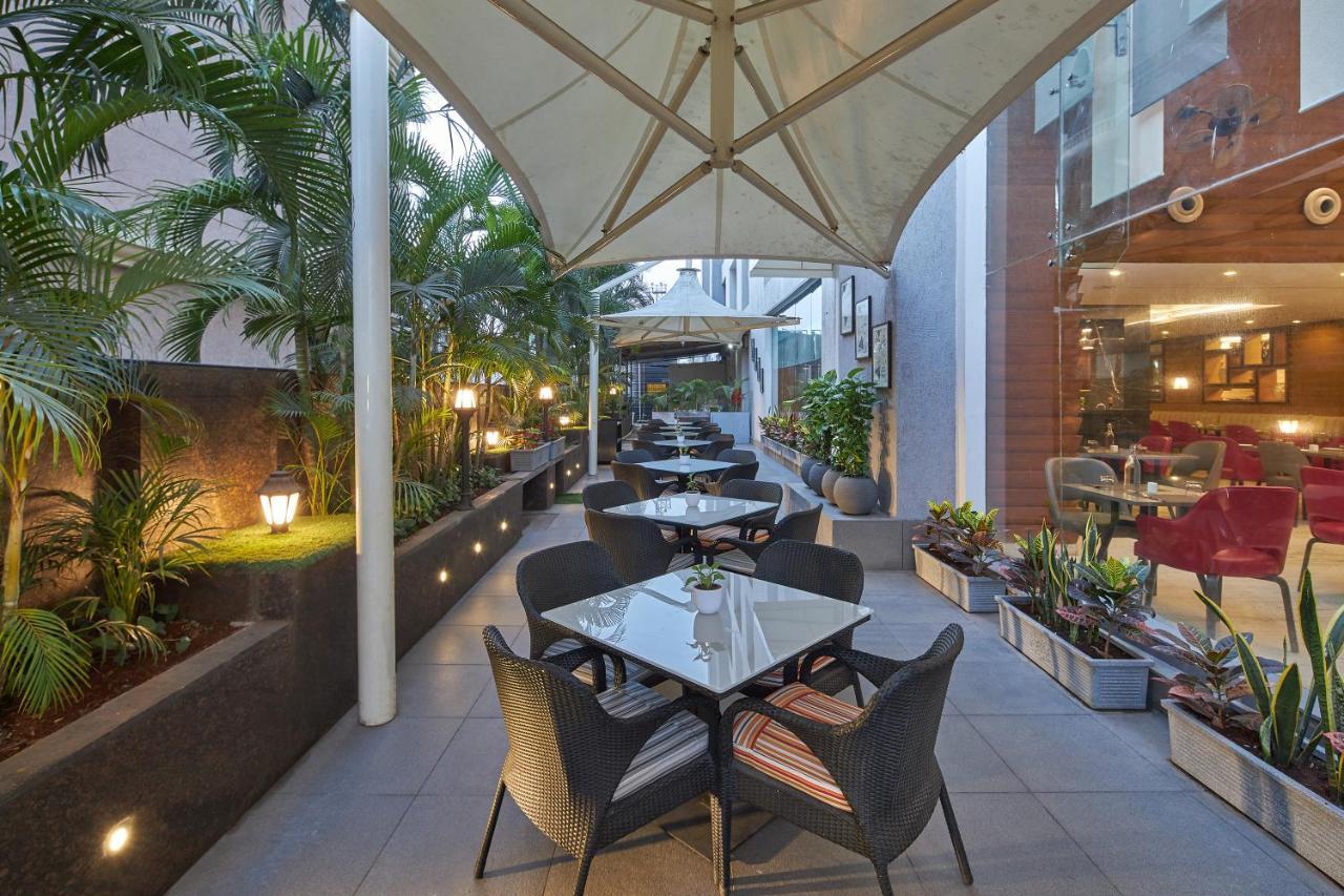 Royal Orchid Central Grazia, Navi Mumbai Exteriör bild