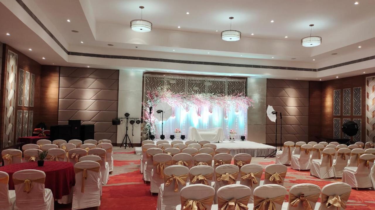 Royal Orchid Central Grazia, Navi Mumbai Exteriör bild