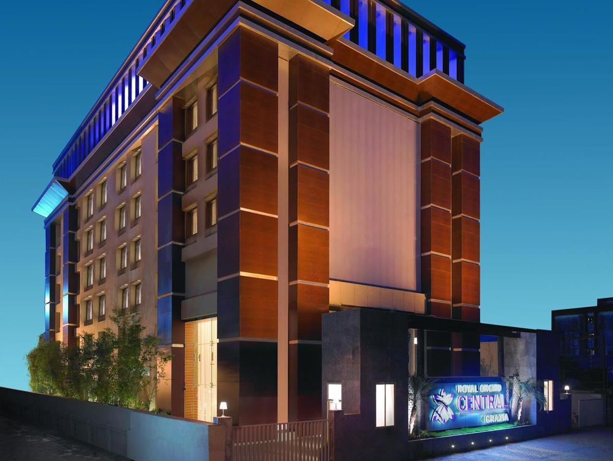 Royal Orchid Central Grazia, Navi Mumbai Exteriör bild