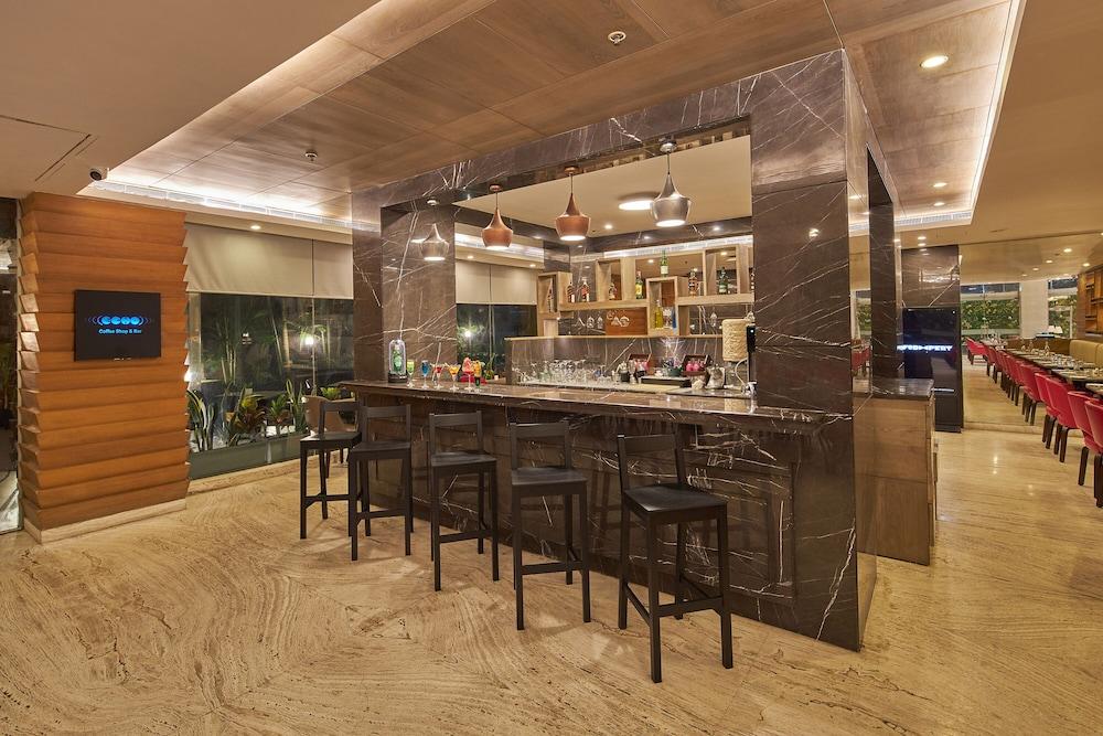 Royal Orchid Central Grazia, Navi Mumbai Exteriör bild